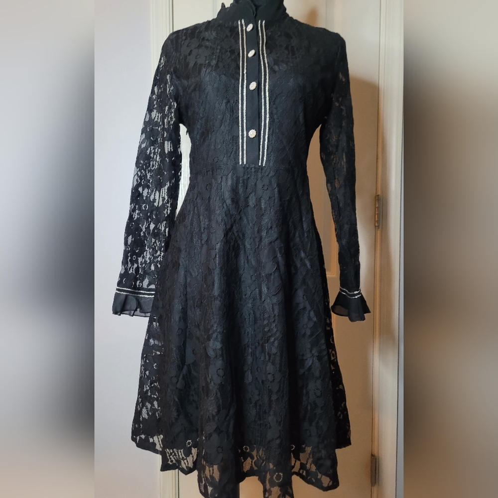 KAIMILAN Lace Pattern Dress. NWT